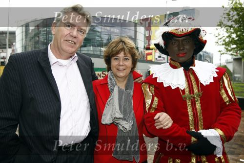 Amsterdam 5 oktober 2008
Premiere Sinterklaas en het geheim van het grote boek in pathe arena. Rita Verdonk met haar man
Peter Smulders bv