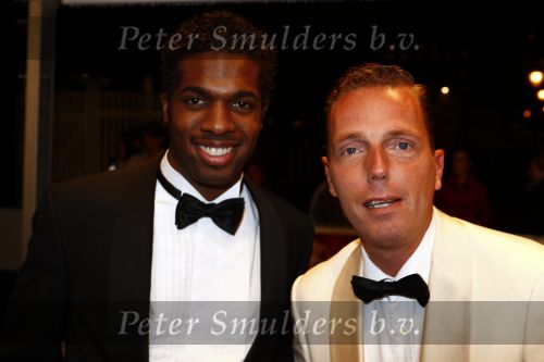 Amsterdam 24 oktober 2008
Uitreiking en gala van de televizierring 2008 in Carre. Rob geus met ..
Peter Smulders bv