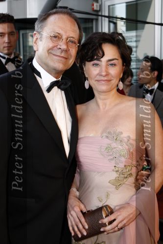 Rotterdam 20 april 2008
Premiere les Miserables  in het nieuwe Luxor theater. Rob de Nijs met vriendin Henriette
Peter Smulders bv