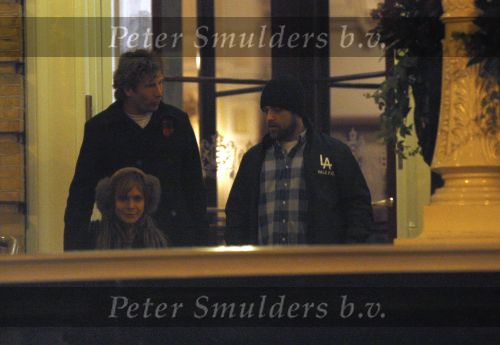 Amsterdam 25 november 2007
Robbie Williams bezoekt met zijn nieuwe vriendin Ayda Field en vrienden Amsterdam. Hij slaapt in het Amstel hotel en ging daarna naar een smartshop en een koffieshop.