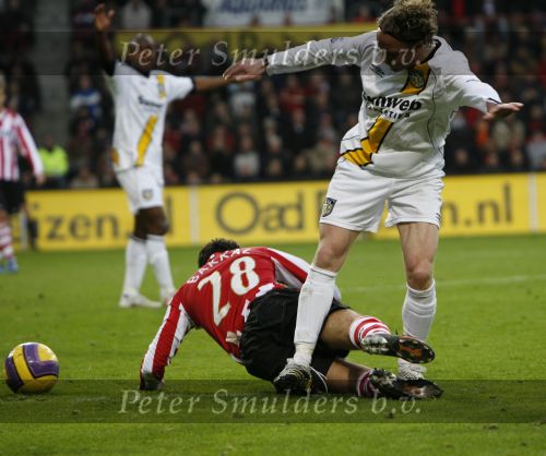 Eindhoven, 30 December 2007
Laatste Kompetitiewedstrijd van het jaar PSV-NAC  Eindstand 2-0 Seizoen 2007/2008
Ronnie Stam in duel met Otman Bakkal