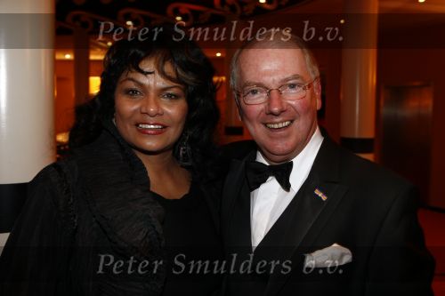 Zeist 27 december 2008
45 jarig artiesten jubileum van Ronnie Tober in he Fygi theater.Donna Lynton
Peter Smulders bv
