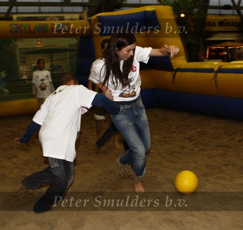 Aaslmeer, 17 December 2008
Kansarme kinderen krijgen een verwendag bij de Beach
Hoofdsponsor Disney & Wall-i, georganiseerd door de Class Company
Rossana Lima
Foto Peter Smulders BV