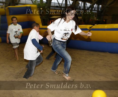 Aaslmeer, 17 December 2008
Kansarme kinderen krijgen een verwendag bij de Beach
Hoofdsponsor Disney & Wall-i, georganiseerd door de Class Company
Rossana Lima
Foto Peter Smulders BV