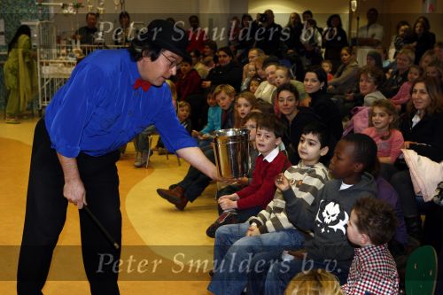 Den Haag 19 december 2008
Het Russisch staatscircus treedt op in het Juliana kinderziekenhuis.
Peter Smulders bv