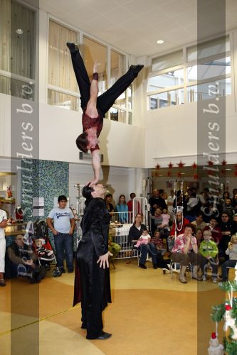 Den Haag 19 december 2008
Het Russisch staatscircus treedt op in het Juliana kinderziekenhuis.
Peter Smulders bv