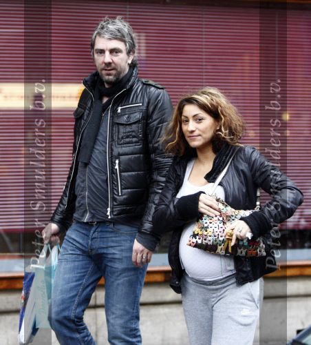 Amsterdam 24 december 2008
Ruud de Wild met zijn zwangere vrouw Aafke kerstinkopen aan het doen.
Peter Smulders bv
