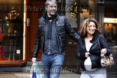Amsterdam 24 december 2008
Ruud de Wild met zijn zwangere vrouw Aafke kerstinkopen aan het doen.
Peter Smulders bv