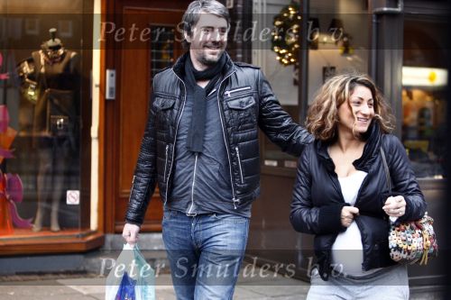Amsterdam 24 december 2008
Ruud de Wild met zijn zwangere vrouw Aafke kerstinkopen aan het doen.
Peter Smulders bv