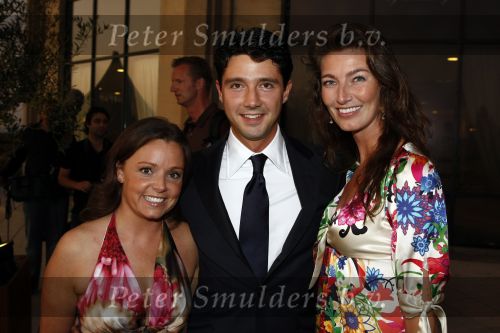 Noordwijk 29 augustus 2008
Summerfair Miljonair in huis ter Duin. Sander Lusink met 2 dames