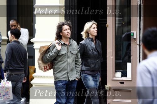 New York 1 november 2008
Sander Vahle met zijn vriendin Heleen Kolff aan het winkelen in Soho .
Peter Smulders bv