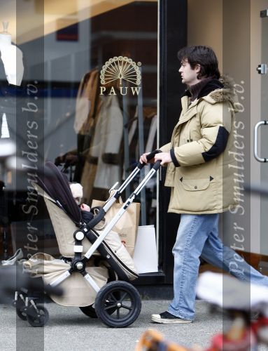 Amsterdam 26 januari 2008
Sander vriend Irene v d Laar met zoon in kinderwagen.