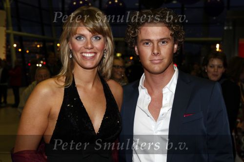 Rotterdam 16 oktober 2008
Premiere Holiday on ice in ahoy. sanne Heijen met vriend
Peter Smulders bv
