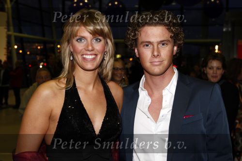 Rotterdam 16 oktober 2008
Premiere Holiday on ice in ahoy. sanne Heijen met vriend
Peter Smulders bv