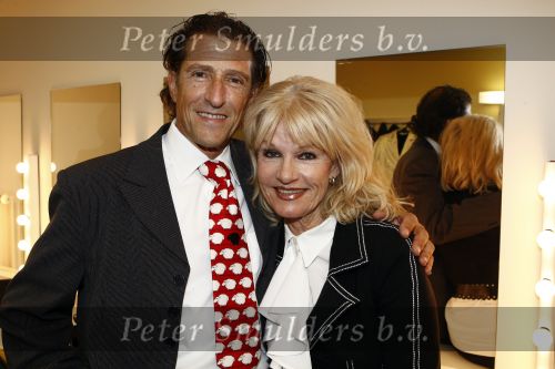 Zeist 27 december 2008
45 jarig artiesten jubileum van Ronnie Tober in he Fygi theater.Saskia en Serge
Peter Smulders bv