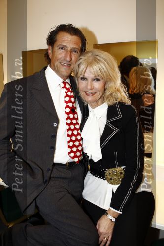 Zeist 27 december 2008
45 jarig artiesten jubileum van Ronnie Tober in he Fygi theater.Saskia en Serge
Peter Smulders bv