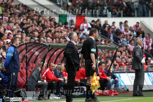 Eindhoven, 13 April 2008 Kampioenswedstrijd PSV-FC Twente, eindstand 1-1 Seizoen 2007/2008. PSV daardoor nog niet kampioen.
FC Twente trainer Fred Rutten en Sef Vergoossen