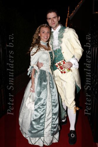 Amsterdam 21 december 2008
House warm party van Jan Smit en Yolanthe Cabau v Kasbergen. Iedereen is verkleed in kleding uit sprookjes. Simon Keizer met vriendin
Peter Smulders bv