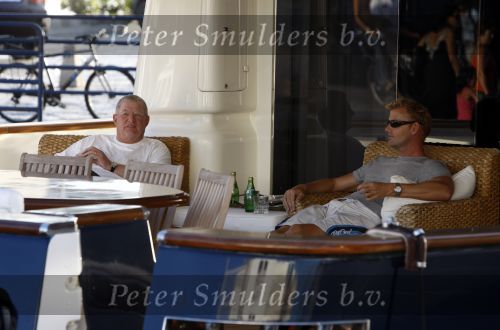 Ibiza 13 juli 2008
Sjoerd Kooistra met zijn vriend op zijn boot The 3 Sisters in de haven van ibiza.