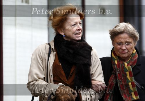Amsterdam 3 december 2008
Sonja Barend aan het winkelen met een vriendin op de cornelis schuytstraat.
Peter Smulders bv