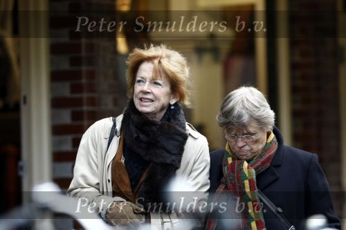 Amsterdam 3 december 2008
Sonja Barend aan het winkelen met een vriendin op de cornelis schuytstraat.
Peter Smulders bv