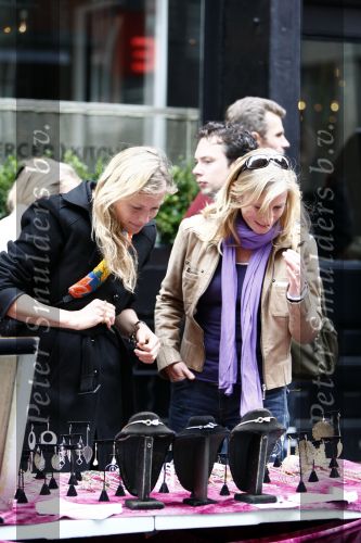 New York 1 november 2008
Sophie Hilbrand met zus in Soho aan het winkelen.
Peter Smulders bv