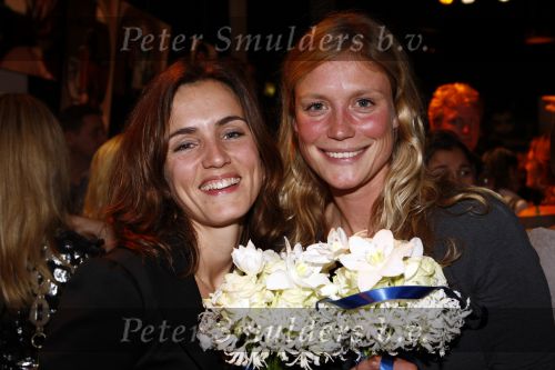 Amsterdam 16 oktober 2008
Veiling van foto\'s door diversen Bn ers gemaakt die geveild worden voor micro krediet in hotel arena. Sophie Hillbrand met Daphne Bunskoek
Peter Smulders bv