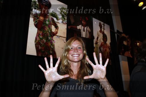 Amsterdam 16 oktober 2008
Veiling van foto\'s door diversen Bn ers gemaakt die geveild worden voor micro krediet in hotel arena. Sophie Hillbrand
Peter Smulders bv