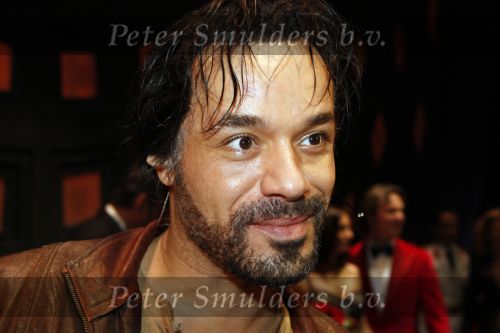 Rotterdam 16 december 2007
Premiere Evita in het nieuwe Luxor met oa Stanley Burleson Brigitte Heitzer en Roberto de GRoot. Andrew Lloyd Webber en Pieter v Vollenhoven zijn daarbij aanwezig.
Peter Smulders bv