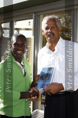 Amsterdam 14 oktober 2007
Stedman Graham ( ex Ophrah Winfrey op bezoek in Nederland. Hij ging varen met boot door de amsterdamse grachten en Golfen. Stedman met Jurgen Raymann en Clarence Seedorf
Peter Smulders bv