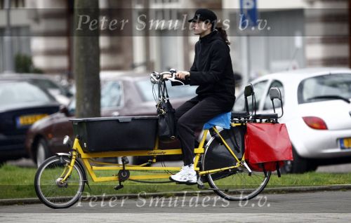 Amsterdam 30 december 2008
Susan Visser op bakfiets in amsterdam.
Peter Smulders bv