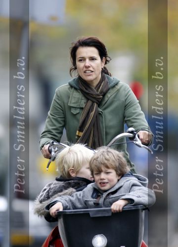 Amsterdam 31c oktober 2007
Susan Visser met kinderen in de bakfiets.