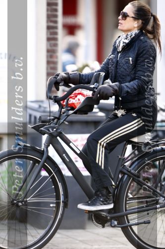Amsterdam 25 november 2008
Suzanne Kleeman op de fiets in amsterdam.
Peter Smulders bv