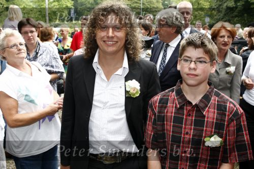 Oosterbeek 25 juni 2008
Huwelijk Rob de Nijs en zijnn vrouw Henriette in kerk in Oosterbeek. 
Syb v d Ploeg met zoon