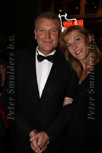 Amsterdam 17 november 2008
Premiere oorlogswinter in Tuschinski. Sybrand Niessen met partner
Peter Smulderrs bv