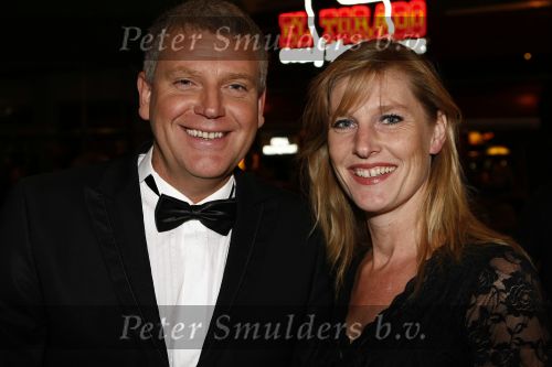 Amsterdam 17 november 2008
Premiere oorlogswinter in Tuschinski. Sybrand Niessen met partner
Peter Smulderrs bv