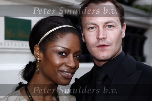Amsterdam 21 april 2008
Presentatie van Samsung Ladyphone in het amstel hotel. Sylvana Simons met een vriend
Peter Smulders bv