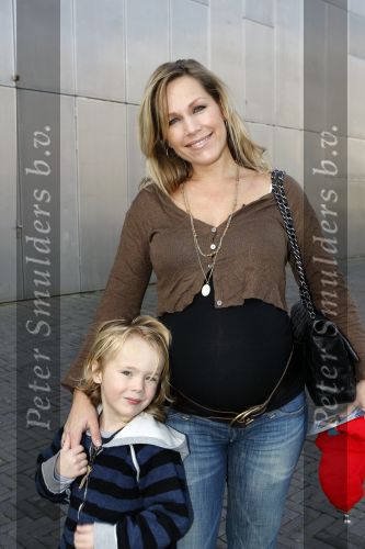 Amsterdam 6 oktober 2007
Premiere Kabouter Plop film in pathe arena. Een zwangere Tanja Jess met zoon Billie