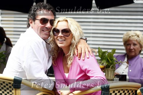 Amsterdam 17 augustus 2008
Tatjana met Ronnie Rosenbaum op de pc hooftstraat.