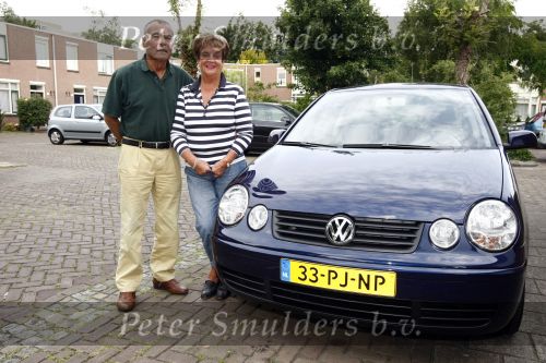 Den Haag 20 juni 2008
Ien en Theo Borg bij hun auto. 
Vanwege de hoge benzineprijs kunnen ze bijna geen auto meer rijden