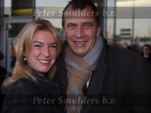 Rotterdam 16 december 2007
premiere Evita in het nieuwe Luxor theater. Thomas Hendriks met vriendin
Peter Smulders bv