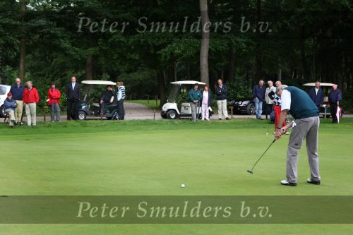 Sint Michielsgestel, 7 Juli 2008
NK senioren heren professionals op GC de Dommel
Tom O Mahoney met o.a. zijn caddy en Jan Dorrenstein