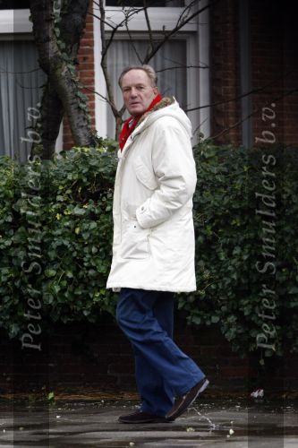 Amsterdam 2 december 2008
Oud tennis kampioen Tom Okker op straat.
Peter Smulders bv
