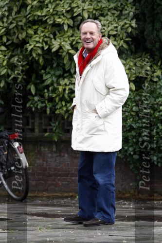 Amsterdam 2 december 2008
Oud tennis kampioen Tom Okker op straat.
Peter Smulders bv