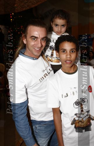 Aaslmeer, 17 December 2008
Kansarme kinderen krijgen een verwendag bij de Beach
Hoofdsponsor Disney & Wall-i, georganiseerd door de Class Company
Tom Sebastian
Foto Peter Smulders BV