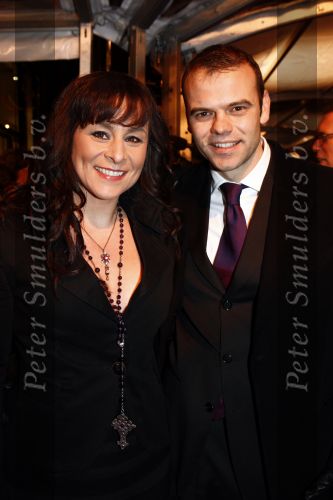 Amstedam 8 december 2008
Prmiere film Wit licht in Tuschinski. trijntje Oosterhuis met man Sander v Eeden
Peter Smulders bv
