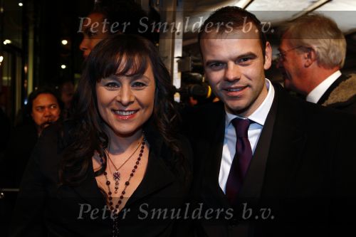 Amstedam 8 december 2008
Prmiere film Wit licht in Tuschinski. trijntje Oosterhuis met man Sander v Eeden
Peter Smulders bv