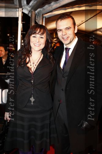 Amstedam 8 december 2008
Prmiere film Wit licht in Tuschinski. trijntje Oosterhuis met man Sander v Eeden
Peter Smulders bv