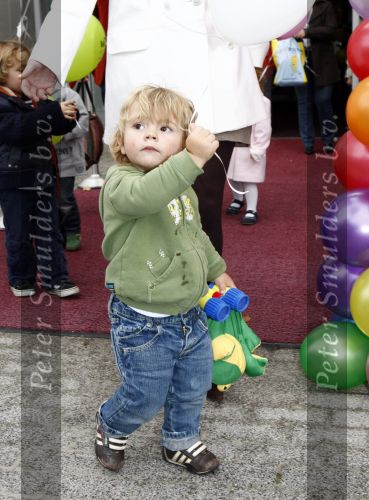 Amsterdam 4 oktober 2008
Premiere Grote Terra in de meervaart. Trijntje Oosterhuis met kinderen en man Sander
Peter Smulders bv