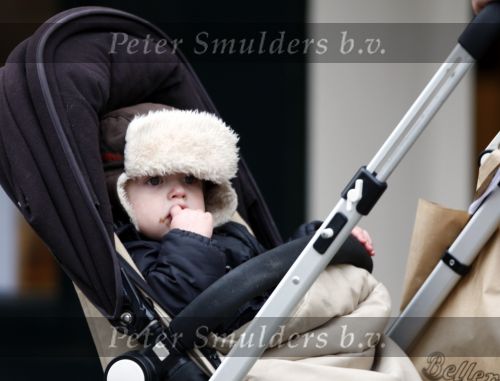 Amsterdam 26 januari 2008
Sander vriend Irene v d Laar met zoon in kinderwagen.